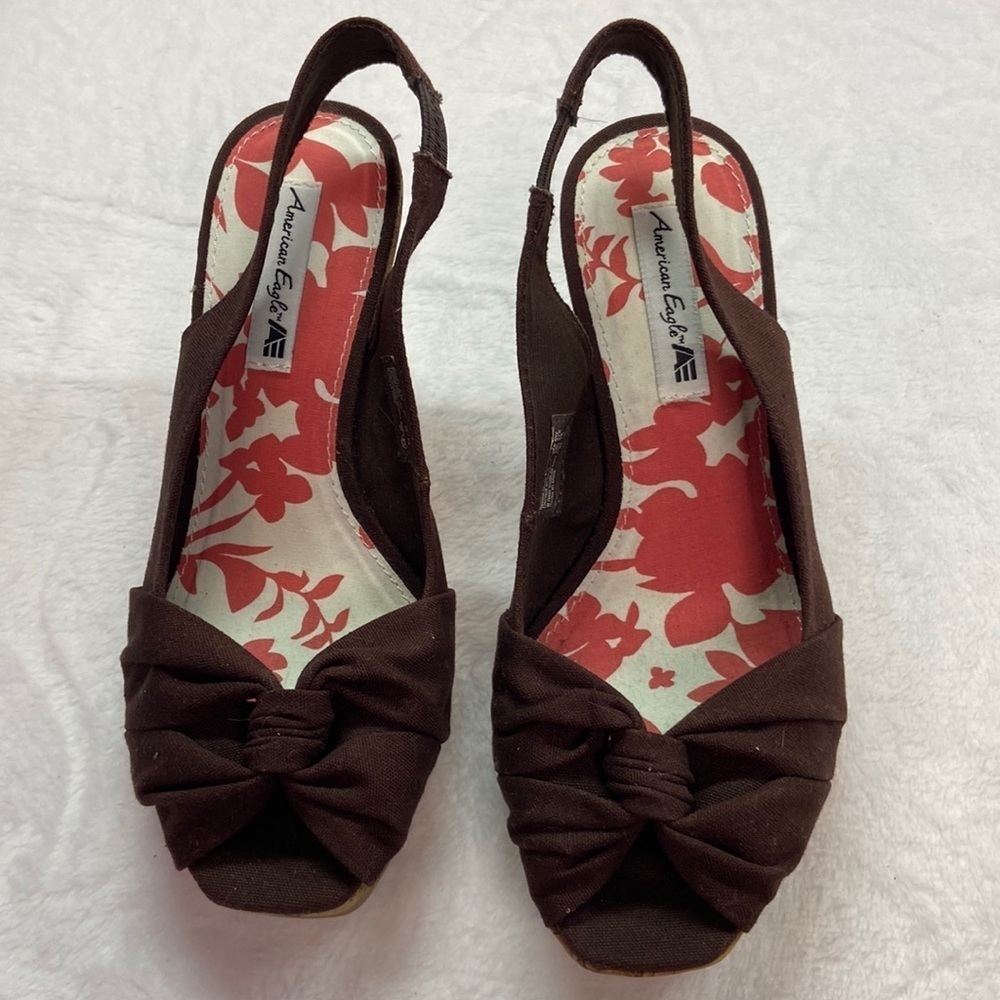 American Eagle Brown 6W Canvas Slingback Wedge Shoe
